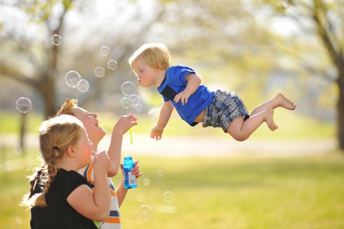 Wil flies bubbles